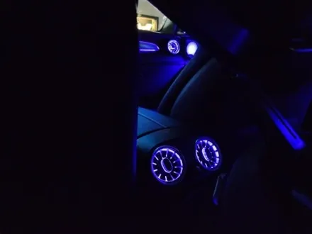 벤츠GLC 350e 와이드 안드로이드 올인원 모니터, 64색 송풍구, 전동트위터 엠비언트 무드등 장착기!