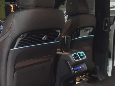 벤츠 GLS 400d 실내 마이바흐 개조, 피아노트림, 엠비언트, 전동사이드스텝 장착기
