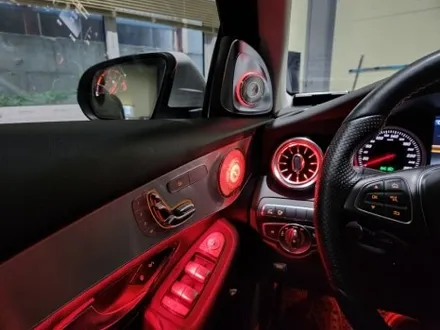 벤츠 GLC 220d 세로그릴, 엠비언트 광량업, 송풍구엠비언트, 와이드모니터 장착기