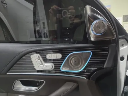 벤츠 GLS 400d 실내 마이바흐 개조, 피아노트림, 엠비언트, 전동사이드스텝 장착기