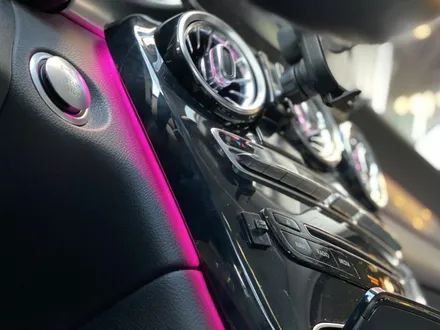 벤츠 GLC 220D 쿠페, 64색과 광량업을 동시에 순정연동 엠비언트라이트 장착기(도어라인, 대쉬보드, 터빈, 3D트위터, 풋등)