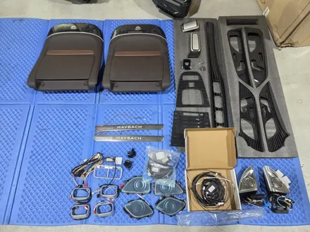 벤츠 GLS 400d 실내 마이바흐 개조, 피아노트림, 엠비언트, 전동사이드스텝 장착기