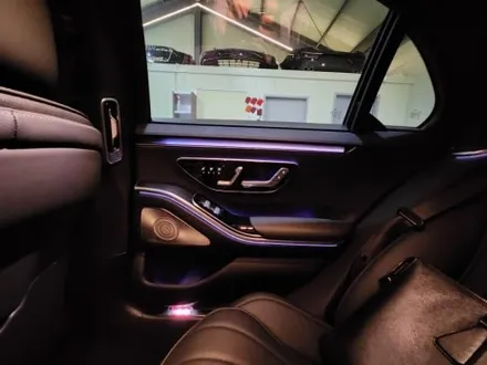 벤츠S클래스 W223 S400d 엑티브 엠비언트라이트, 전동트위터, 미드레인지, 피아노 트림 교체