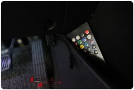 실내 분위기를 핫하게 RGB 엠비언트 풋등으로 만들어보세요, 제품도 좋습니다.