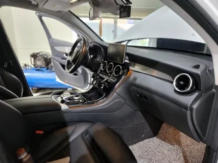 벤츠 GLC 220d 세로그릴, 엠비언트 광량업, 송풍구엠비언트, 와이드모니터 장착기