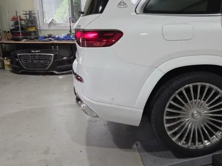 GLS 400d 마이바흐 풀 컨버전, 테일램프까지 외관은 완벽합니다.