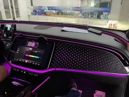 W214 신형 E클래스 신제품 출시, 엠비언트 라이트 어디까지 가능할까?
