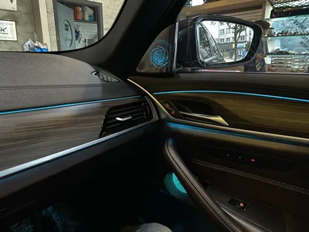 BMW 5시리즈 회오리 엠비언트 무드등 오버젠으로 시공하기