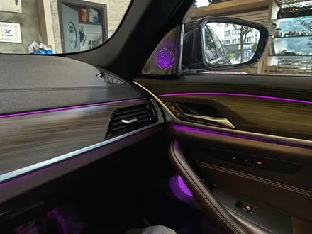 BMW 5시리즈 회오리 엠비언트 무드등 오버젠으로 시공하기