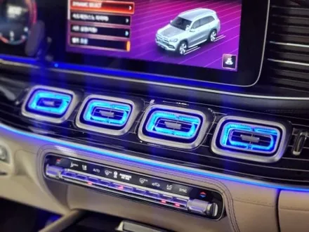 벤츠 GLS 400D 송풍구엠비언트, 미드레인지, 고음덮게 엠비언트, 전동사이드스텝, 피아노라커트림 업그레이드, 마이바흐 스타일