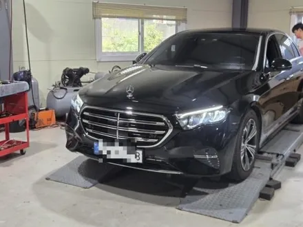 벤츠 w214 E200 정품 익스클루시브 튜닝하기, 신제품 엠비언트 튜닝도 가능해요