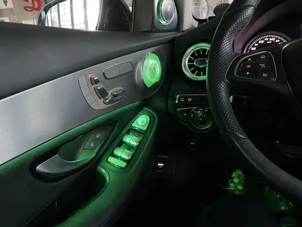 벤츠 GLC 220D 쿠페, 64색과 광량업을 동시에 순정연동 엠비언트라이트 장착기(도어라인, 대쉬보드, 터빈, 3D트위터, 풋등)