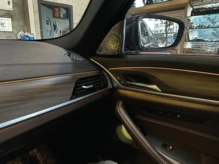 BMW 5시리즈 회오리 엠비언트 무드등 오버젠으로 시공하기