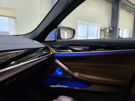 BMW 5시리즈 G30 엠비언트 튜닝, 회오리 엠비언트 장착기