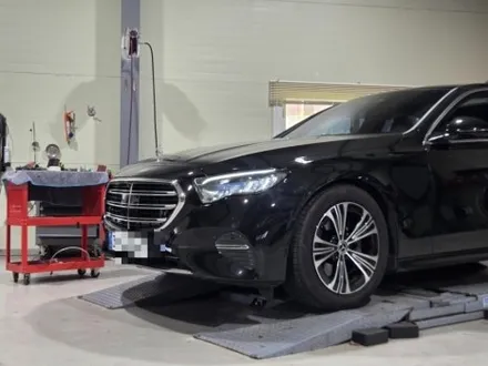 벤츠 w214 E200 정품 익스클루시브 튜닝하기, 신제품 엠비언트 튜닝도 가능해요