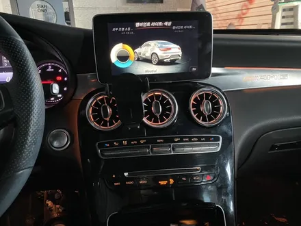 벤츠 GLC 220D 쿠페, 64색과 광량업을 동시에 순정연동 엠비언트라이트 장착기(도어라인, 대쉬보드, 터빈, 3D트위터, 풋등)