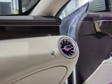 벤츠 S63amg 커스텀 가능한 송풍구 엠비언트 라이트 장착, 경험 많은 곳에서 시공해야합니다.