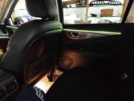 인피니티 Q50s 비노출 엠비언트 무드등 받으면 어떤 모습일까?
