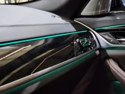 BMW M550i 순정연동 송풍구 엠비언트 라이트를 만난다면?