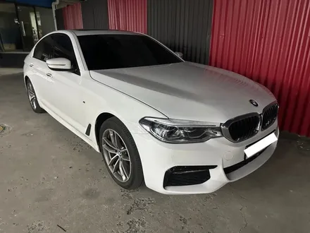 대전 BMW 5시리즈 520d G30 - 네비게이션 오디오 블랙아웃 증상과 내비게이션 무한 로딩/블루투스 오디오 안됨 EVO 헤드유닛 고장 수리 / 대전 서구 탄방동