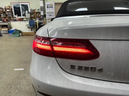 벤츠 E클래스 E220d 카브리올레 - 데이라이트 및 후미등 수리 [\