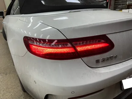 벤츠 E클래스 E220d 카브리올레 - 데이라이트 및 후미등 수리 [\