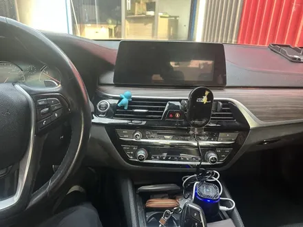 대전 BMW 5시리즈 520d G30 - 네비게이션 오디오 블랙아웃 증상과 내비게이션 무한 로딩/블루투스 오디오 안됨 EVO 헤드유닛 고장 수리 / 대전 서구 탄방동