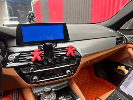 BMW 5시리즈 520d (G30) - 풀스크린 애플 카플레이 활성화를 위한 펌웨어 업데이트와 VO코드 작업 / 대전 서구 탄방동