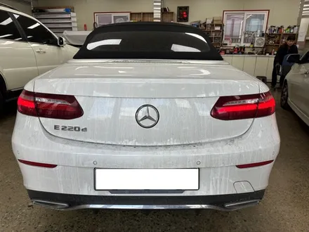 벤츠 E클래스 E220d 카브리올레 - 데이라이트 및 후미등 수리 [\
