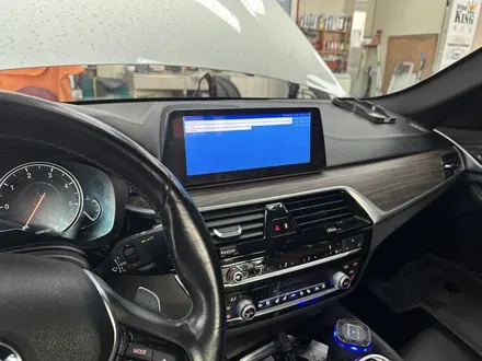 대전 BMW 5시리즈 520d G30 - 네비게이션 오디오 블랙아웃 증상과 내비게이션 무한 로딩/블루투스 오디오 안됨 EVO 헤드유닛 고장 수리 / 대전 서구 탄방동