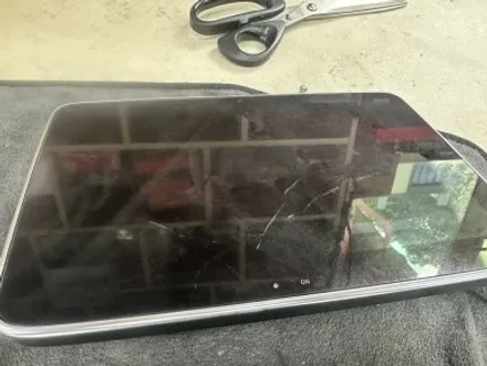 벤츠 S클래스 S580 (W223) - 2열 후석 모니터 LCD 액정 파손 , 어셈블리 교환없이 수리가 가능합니다 / 대전 서구 탄방동