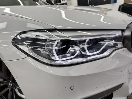 BMW 5시리즈 530i MSP G30 - 엔젤아이 황변, 누렇게 변해버린 아크릴 교환으로 완벽한 LED 데이라이트 수리 / 대전 서구 탄방동