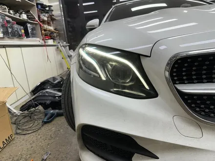 벤츠 E클래스 E220d 카브리올레 - 데이라이트 및 후미등 수리 [\
