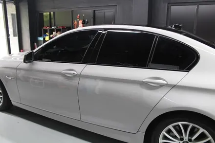 bmw f10 535d 전체랩핑 (스톰그레이) (지티랩-경남랩핑-진해랩핑-창원랩핑-김해랩핑-부산랩핑-용원랩핑)(부분랩핑-크롬딜리트-루프스킨) / 창원시 진해구