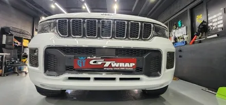 jeep 체로키 도어가니쉬,그릴 및 앞범퍼립 부분 포인트랩핑 지프 [창원랩핑샵-진해랩핑샵-마산랩핑-경남랩핑샵-부산랩핑-양산랩핑-김해랩핑-전체랩핑-루프스킨,포인트랩핑,랩핑제거] / 창원시 진해구