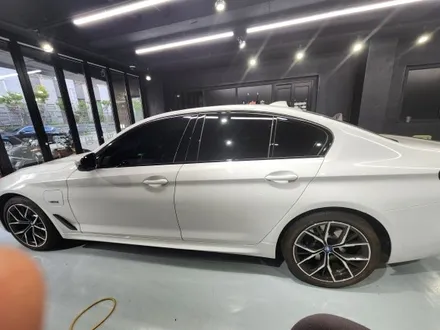 BMW 윈도우 몰딩,필러몰딩 크롬딜리트(죽이기)-[경남랩핑-창원랩핑-진해랩핑-마산랩핑-김해랩핑-부산랩핑-강서구-명지-신호-용원-안골-녹산-랩핑샵-카스킨]부분랩핑!!!! / 창원시 진해구
