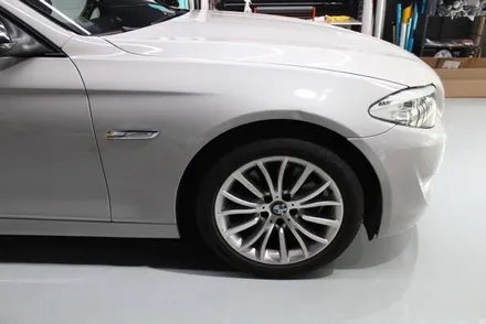 bmw f10 535d 전체랩핑 (스톰그레이) (지티랩-경남랩핑-진해랩핑-창원랩핑-김해랩핑-부산랩핑-용원랩핑)(부분랩핑-크롬딜리트-루프스킨) / 창원시 진해구