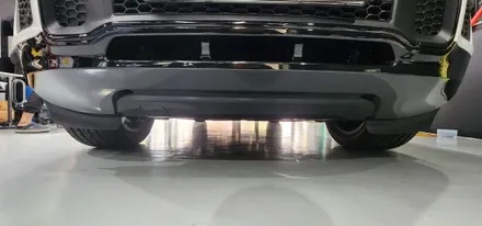 jeep 체로키 도어가니쉬,그릴 및 앞범퍼립 부분 포인트랩핑 지프 [창원랩핑샵-진해랩핑샵-마산랩핑-경남랩핑샵-부산랩핑-양산랩핑-김해랩핑-전체랩핑-루프스킨,포인트랩핑,랩핑제거] / 창원시 진해구