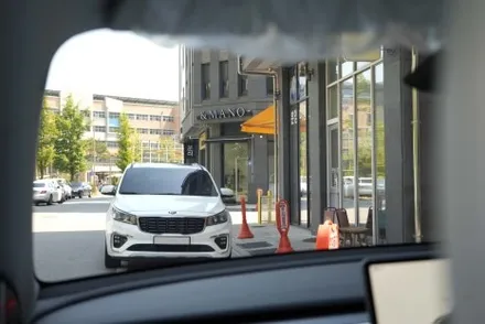 모델Y 블랙 화이트시트 엠비언트 요크핸들 남양주 마젠타 / 남양주 다산동