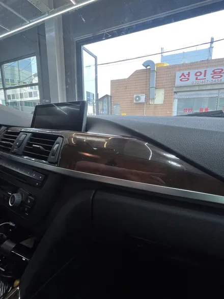 멋 없는 우드 톤 BMW 3시리즈 카본랩핑으로 멋있게 꾸며보자!! / 인천 남동구