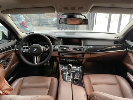 BMW 5시리즈 엠비언트의 순정형 시공으로 깔끔하게 :) / 인천 남동구