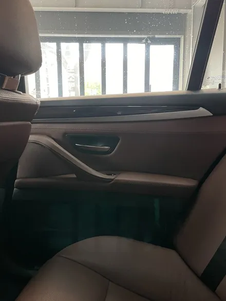 BMW 5시리즈 엠비언트의 순정형 시공으로 깔끔하게 :) / 인천 남동구