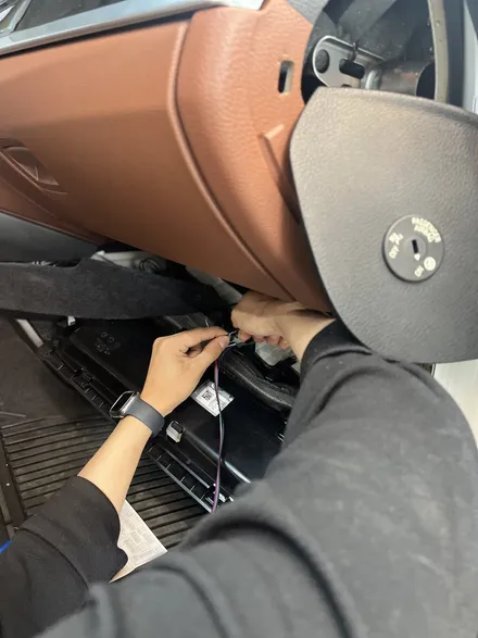 BMW 5시리즈 엠비언트의 순정형 시공으로 깔끔하게 :) / 인천 남동구