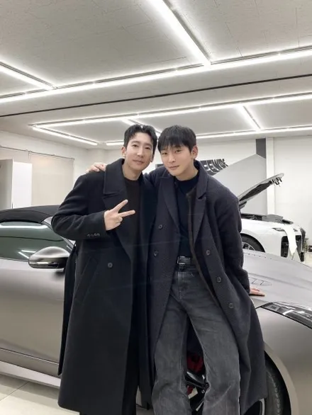 재규어 F타입 SVR의 오너 가수 2AM 정진운님과 함께한 랩핑작업 (Feat. 왕과사는남자, 신의악단, 왕사남) / 성남시 수정구 시흥동
