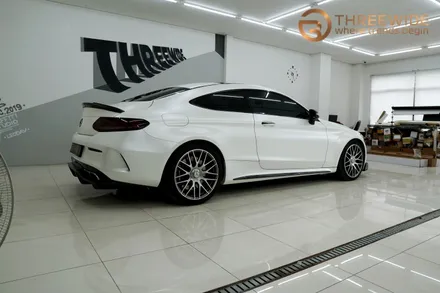 벤츠 c63amg 쿠페 에이버리 사틴 펄화이트 랩핑 / 성남,판교,분당.강남