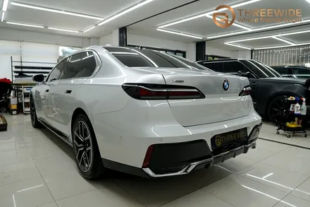 BMW i7(740) 투톤 랩핑, 은은한 순정 느낌 그대로 (#듀오톤 #메탈릭실버 #분당 #판교) / 성남시 수정구 시흥동