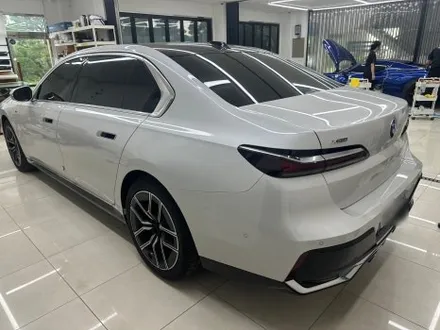 분당 BMW i7, 상단 투톤 고광택 투톤 랩핑 시공기 (#전체 #부분 #마이바흐룩 #판교 #코치라인) / 성남시 수정구 시흥동