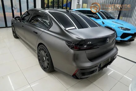 BMW i7, 국내 단 대만 존재하는 프리미엄 7시리즈 투톤 컬러! (#투톤랩핑 #하이글로시랩핑 #윈드쉴드 #실내PPF #M70튜닝 #바디튜닝 #가죽도색 #휠튜닝 #분당 #판교) / 성남시 수정구 시흥동