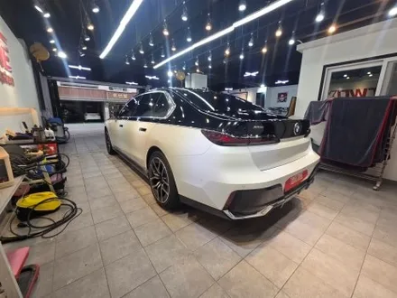 울산랩핑 BMW 740I 투톤랩핑 시공으로 완성된 프리미엄 감성 / 울산 남구