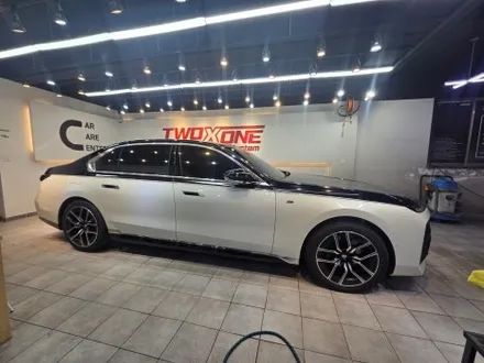 울산랩핑 BMW 740I 투톤랩핑 시공으로 완성된 프리미엄 감성 / 울산 남구